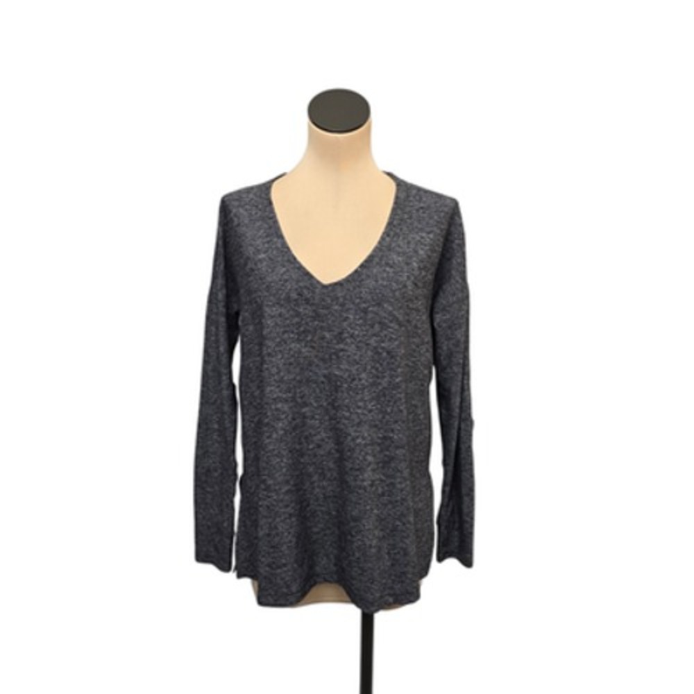 Lululemon Shirt Womens 10 Gray Heather‎ V Neck Long Sleeve Split Hem Yoga Casual